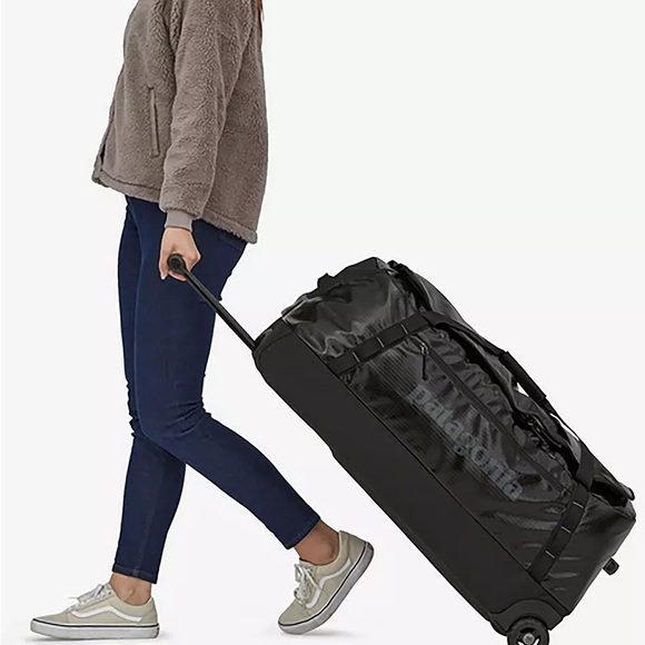 PATAGONIA
Black Hole Wheeled Duffel - 70L
 in Black - Picture 4 of 4